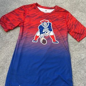 New England Patriots drifit short sleeve t-shirt. YXL.